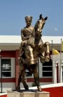 At Üstünde Atatürk Heykel Yapımı