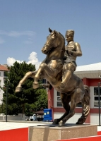 At Üstünde Atatürk Heykeli Üretimi