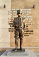 Kalpaklı Fiber Atatürk Heykeli İmalatı